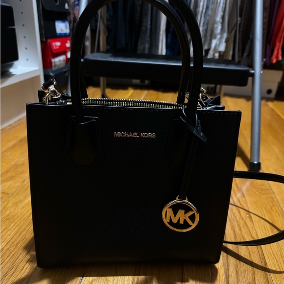 Michael Kors Purse - Picture 1 of 7